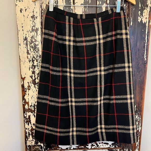 Kasper Black and Red Plaid Skirt - Picture 2 of 9